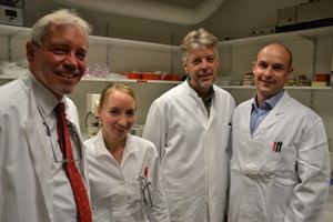 Профессор Томас Бош (Thomas Bosch) со своей группой – Анной-Марей Бём (Anna Marei Böhm), Йоргом Виттлибом (Jörg Wittlieb) и доктором Константином Халтуриным. (Konstantin Khalturin).